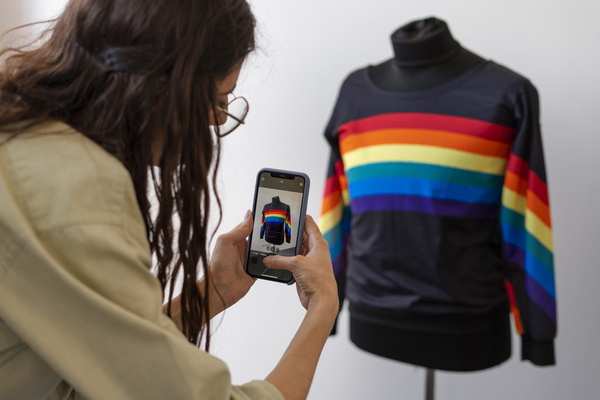 Fashion and Technology: Smart Clothing Trends in 2025