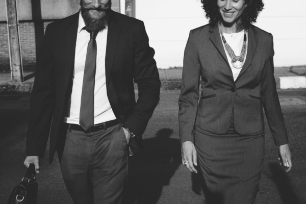 Mastering Monochrome: A Guide to One-Color Dressing in 2025